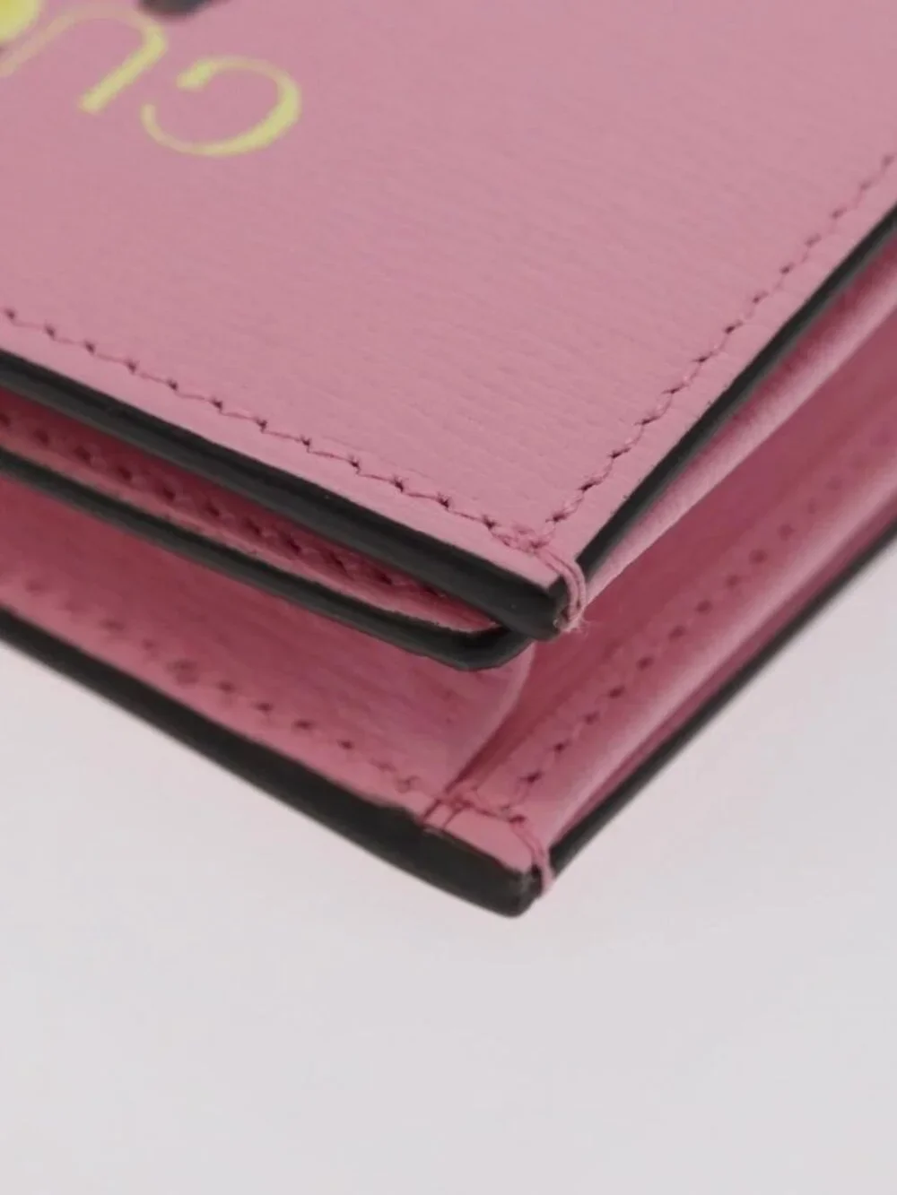 Gucci brand	gucci color	pink